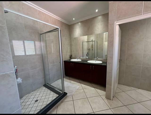 3 BEDROOM TOWNHOUSE FOR SALE IN GLENVISTA
